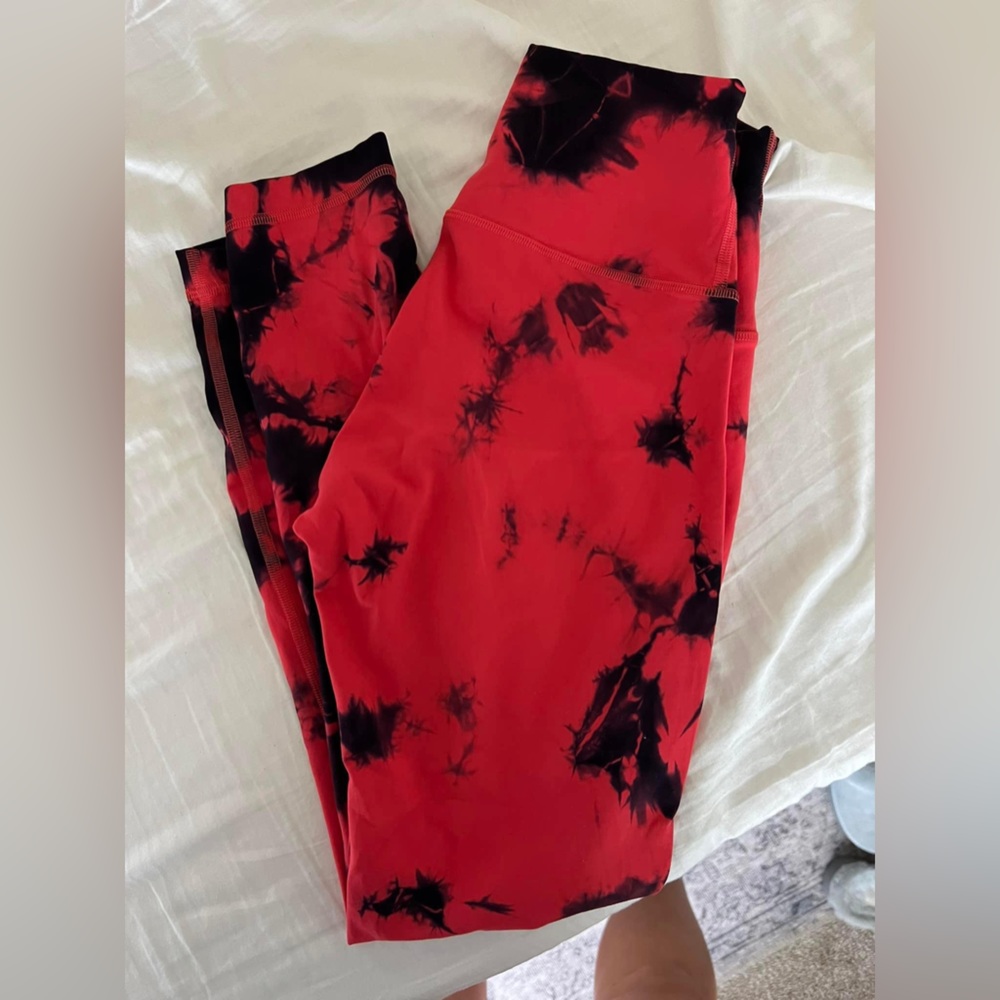 💗SOLD Lululemon size 6 wunder train 25”